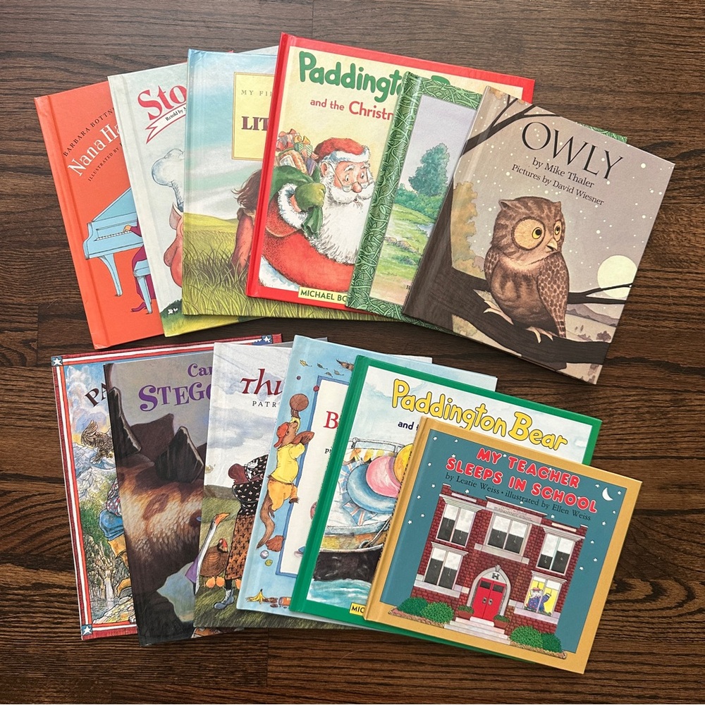 Weekly Reader Set of 12 Picture Books